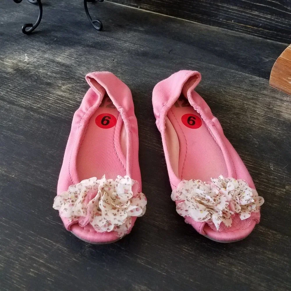 R2 | FLORAL DETAIL FLATS - Picture 4 of 10